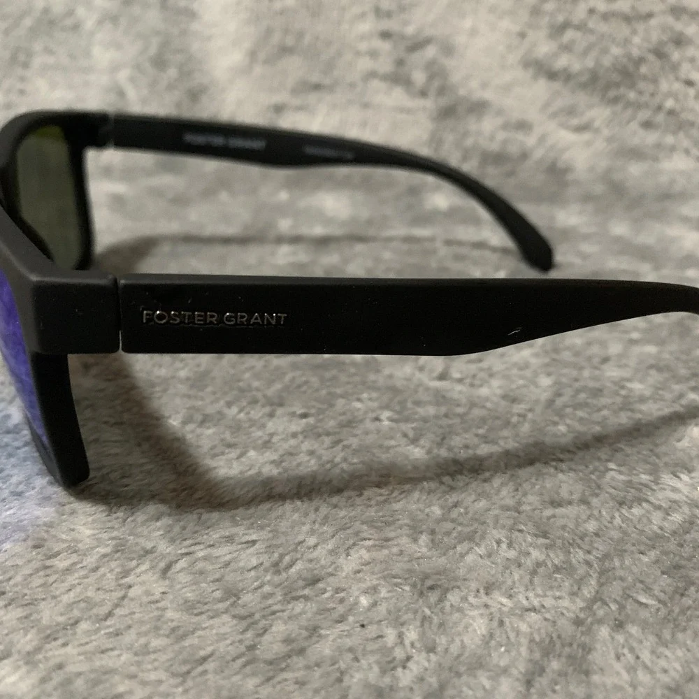 Foster Grant Polarized Sunglasses Black Blue Mirror YMA 1803 BLK BLU MIR POL